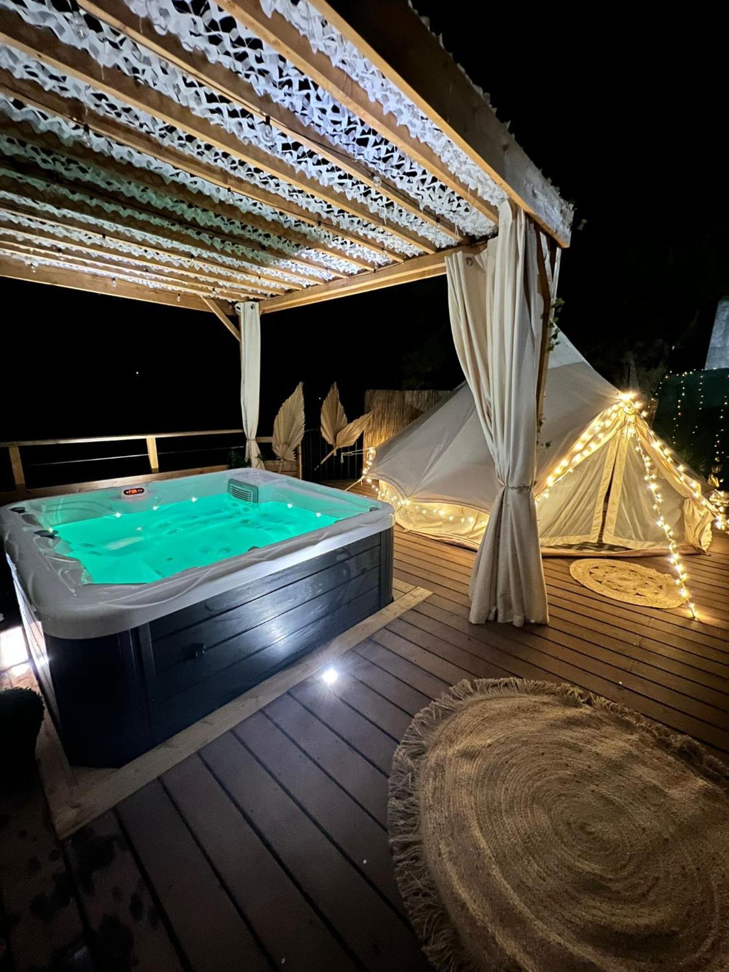 Love Room Tente Lodge Spa Mfg Chez C&C, Exclusivement Reservee Aux Adultes Cantaron Exterior foto