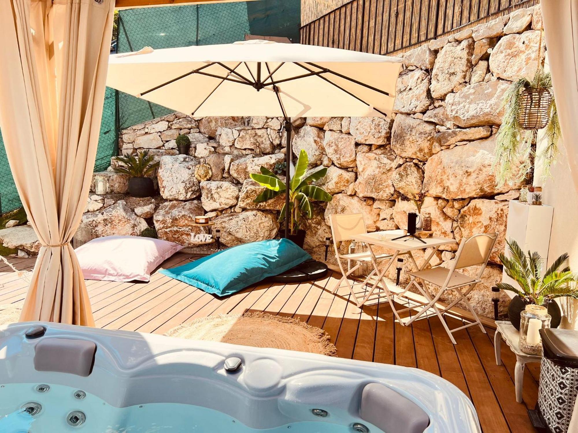 Love Room Tente Lodge Spa Mfg Chez C&C, Exclusivement Reservee Aux Adultes Cantaron Exterior foto
